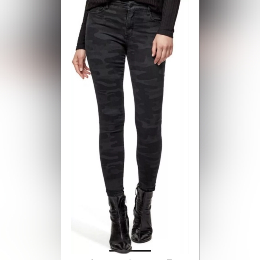 NWT Women's Social Standard Ankle Skinny Jeans, black camo, size 4
